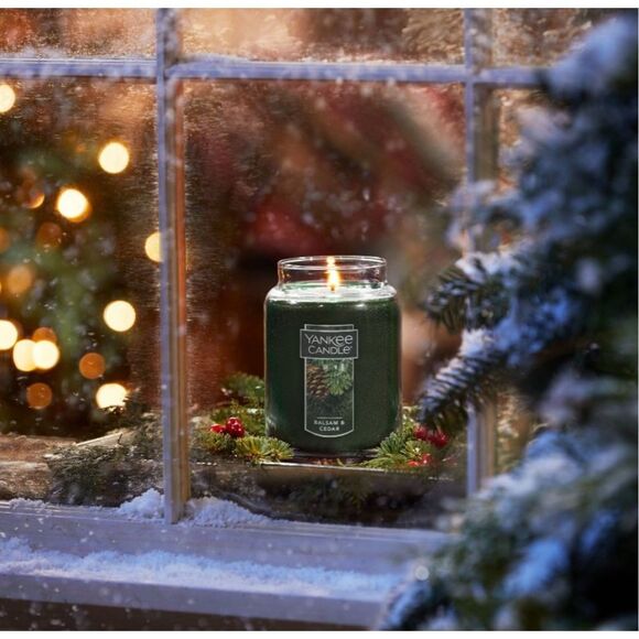 YANKEE CANDLE Balsam & Cedar Jar Candle Original Large 22oz Christmas Tree Scent - Picture 2 of 12